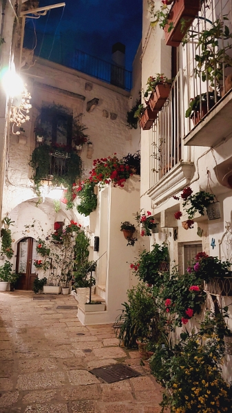 2025_05_06_202644_apulien-2025.jpg - Abends in romantischen Cisternino