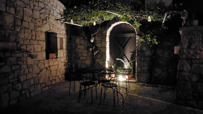 2025_05_14_212413_apulien-2025.jpg - Abendidylle an unserem Trulli