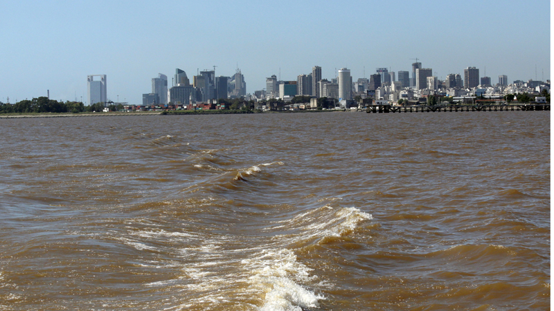 2015-02-06_10-40-44_argentinien-2015.jpg - Fahrt mit dem Katamaran nach Tigre, ein Stadtteil am Nordrand von BA