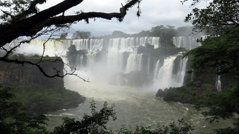 2015-02-11_10-03-55_argentinien-2015.jpg - Tosende Wasserflle