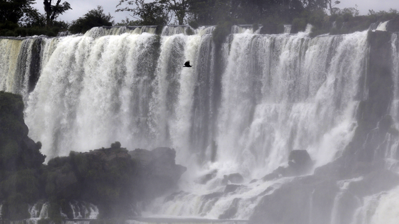 2015-02-11_10-07-27_argentinien-2015.jpg - Tosende Wasserflle