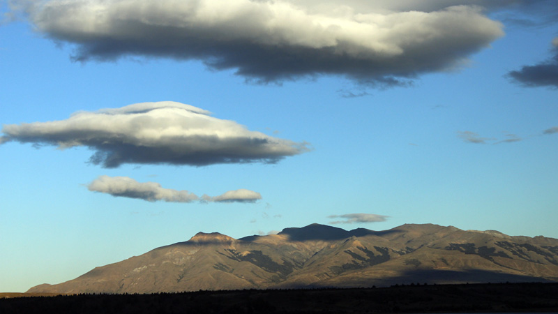 2015-02-14_20-21-49_argentinien-2015.jpg - Patagonische Wolken