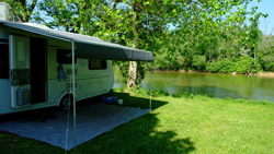 Camping Les Radeliers in Port-Lesney
