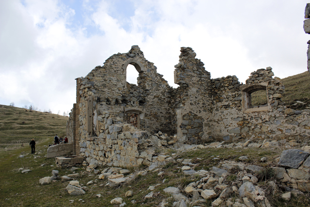 2012-05-10_13-04-07_ligurien2012.jpg - La Forca - Ruinen aus dem 1. Weltkrieg