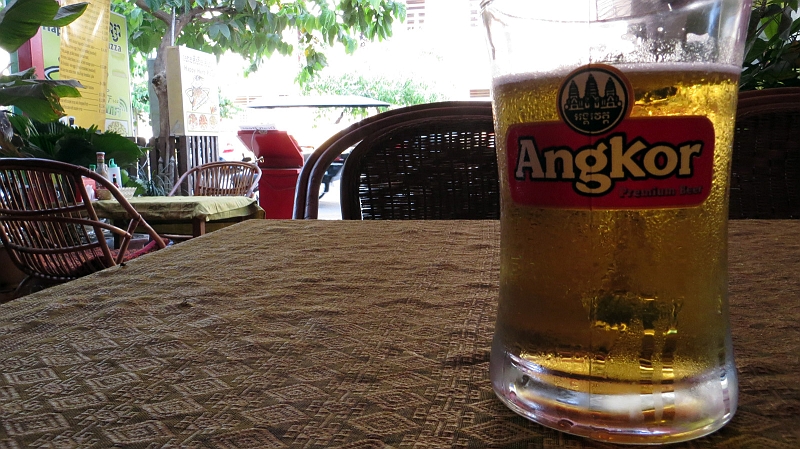 5-angkor-wat-06.jpg - Ein khles kambodshanisches Bier kann bei der Hitze nicht schaden