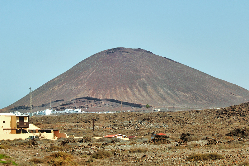 2021_10_18_115738_lanzarote-2021.jpg - Die vielen Vulkankegel auf der Insel beeindrucken