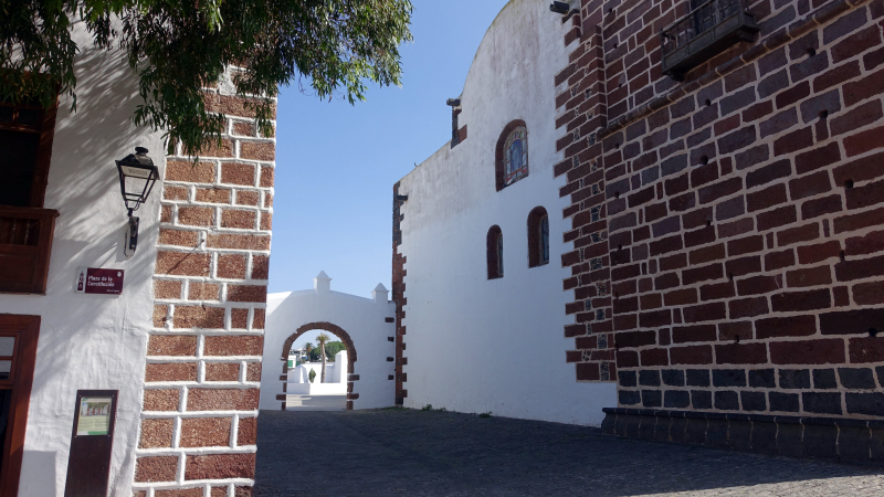 2021_10_18_122945_lanzarote-2021.jpg - Bummel durch das sehenswerte Teguise im Zentrum der Insel                               